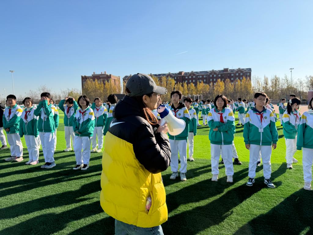 社会发展学院为中学生送上考后心理“减压包”