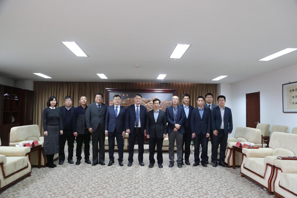 蒙古国立大学校长B.Ochirkhuyag一行到访我校