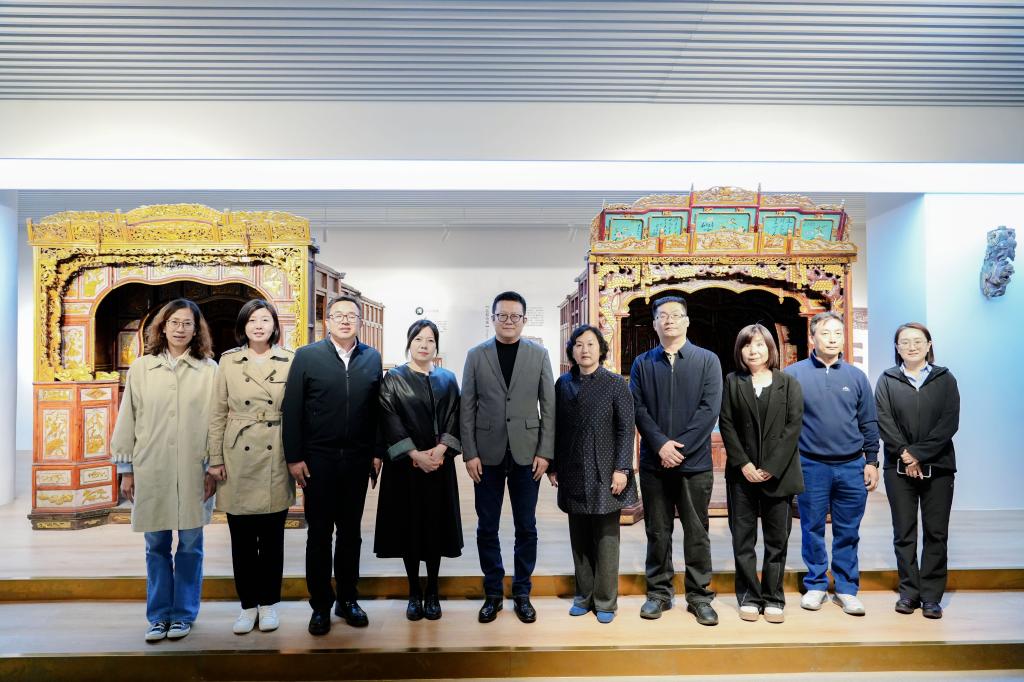 艺术学院与天津市海河中学、卓越中学共建美育科创实践基地
