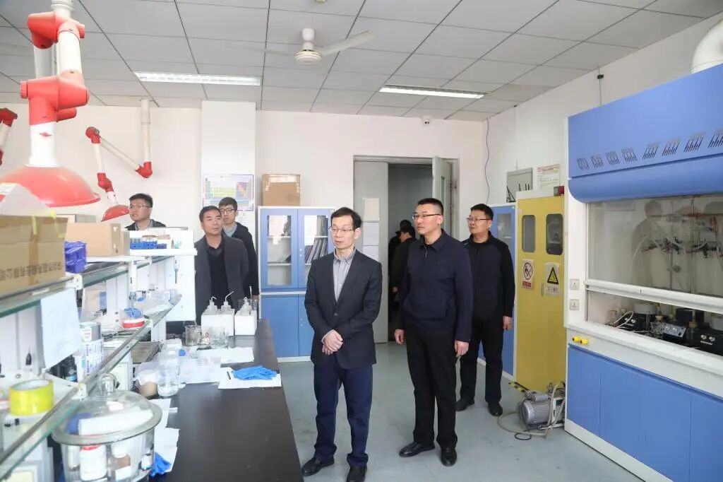 校领导带队开展实验室安全专项检查 